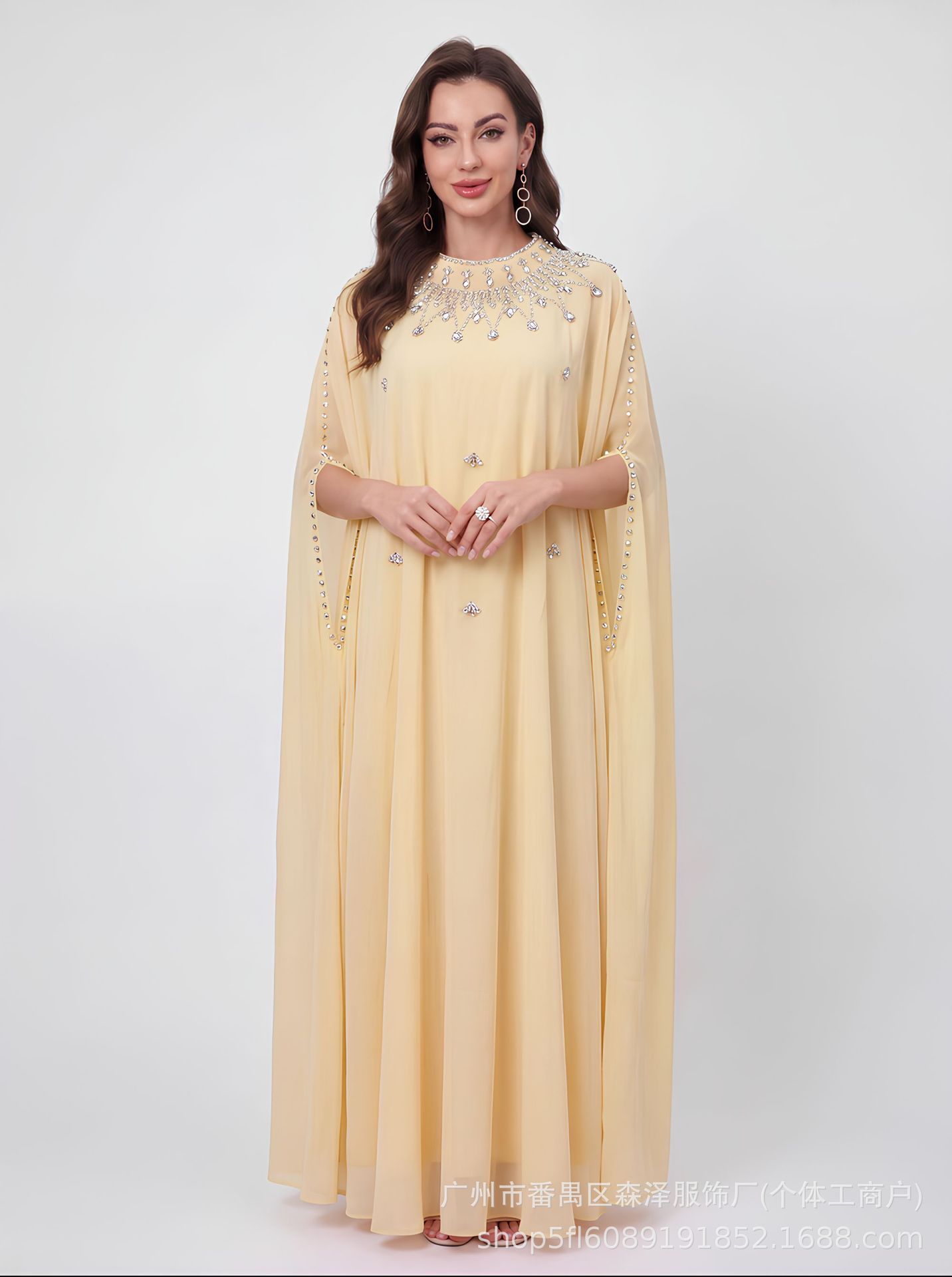 Hand-Beaded and Diamond-Embellished Cape-Style Two-Piece Set with High Collar, Loose Oversized Skirt, Long Gown for Banquets and Parties