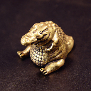 Pure Brass Vintage Crocodile Ornaments Hollow Mini Desktop Ornaments Wen Play Old Bronze Ornaments Ornaments Wholesale