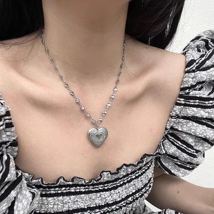 Y2K Retro Pearl Necklace Female Niche Design Sense Layered Overlapping Explosive Light Luxury High Sense Camellia Collarbone