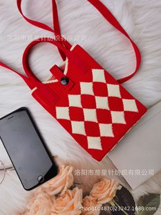 Новая девушка весной 2025 года любовная сумка для мобильного телефона шерстяная вязаная маленькая квадратная сумка