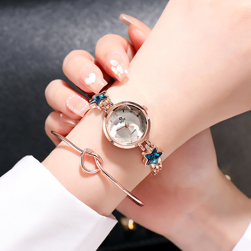 Women's bracelet watch, fashionable and trendy Korean style, student best friend blue lucky star, popular online, minimalist style, fresh and cute.