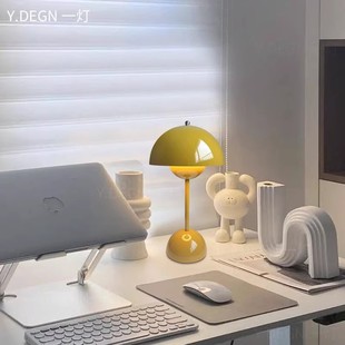 Danish Traditino flower bud table lamp VP3 lamp Nordic designer bedroom bedside lamp study decoration atmosphere lamp