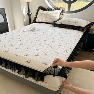 New Style Quilted Lace Bed Hat Four-Piece Set Simple Hepburn Style Soft Non-Slip One-Piece Quilt Cover Bedroom Double Bed