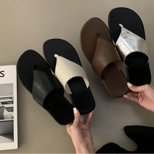 Soft Sole Comfortable Flip Flops Korean Style Casual All-match Flip Flops 2024 Summer Beach Shoes Fashionable Flat Sandals