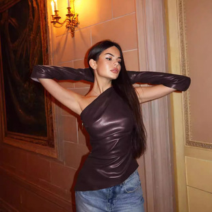 Autumn 2024 New Fashion Distinctive Solid Color One-Shoulder Tight Waist Irregular Leather Top Gloves Two-Piece Set
