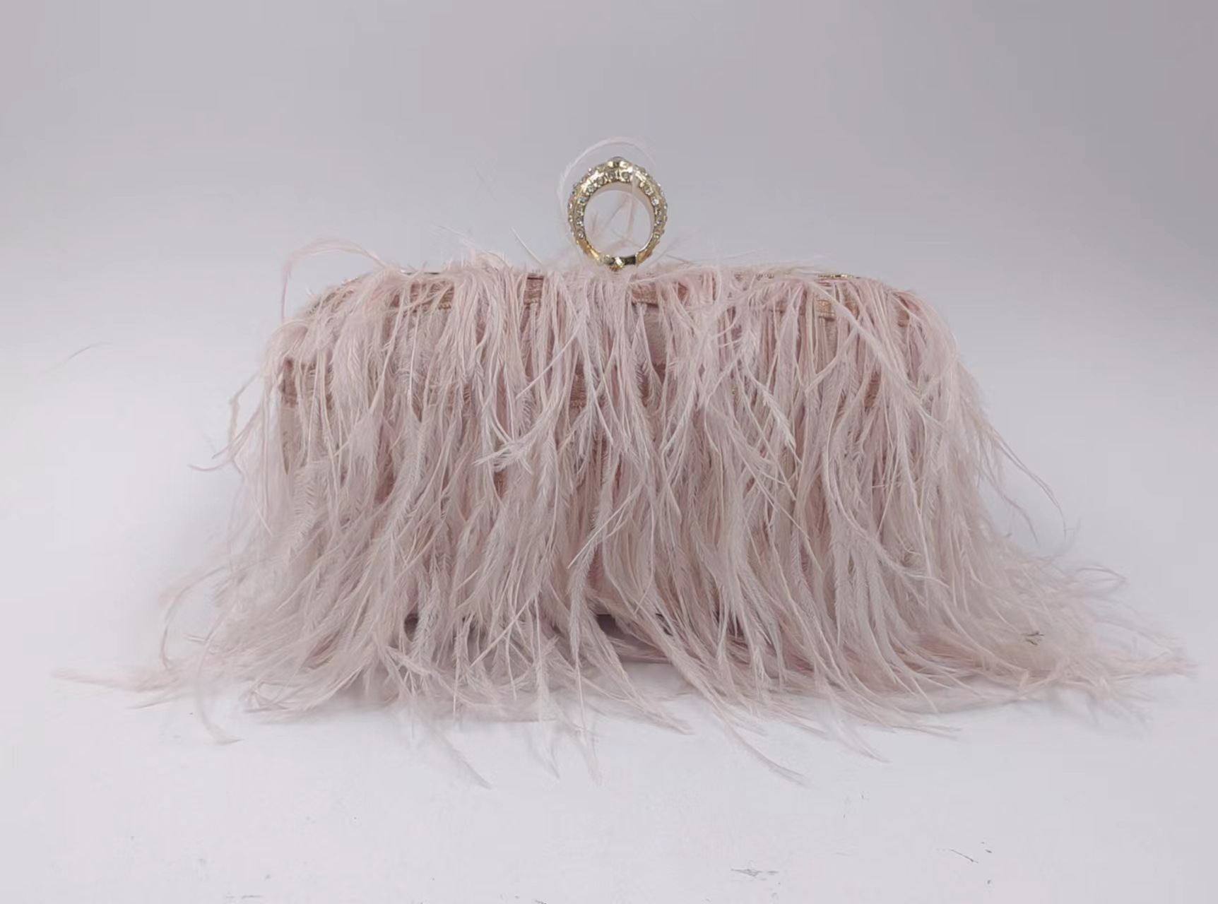 New Thai-style trendy ostrich feather evening bag, banquet handbag, women's crossbody ostrich feather bag with chain strap.