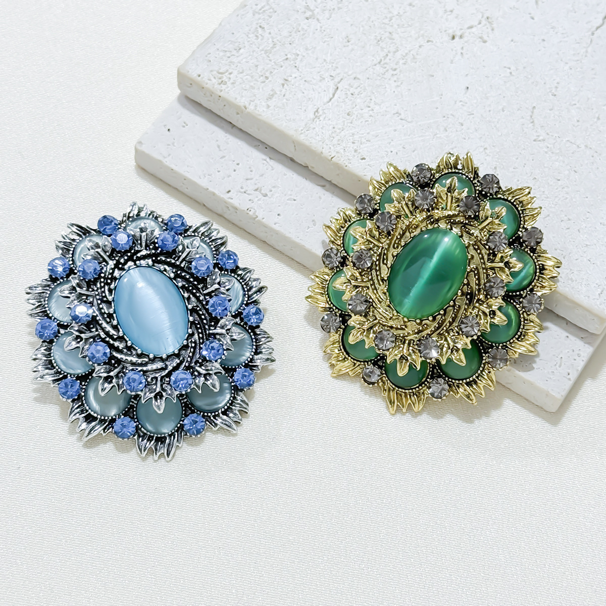 Fashion Foreign Trade Creative Vintage Baroque Cat's Eye Brooch Exquisite Ladies Dress Shawl Corsage Jewelry Pin