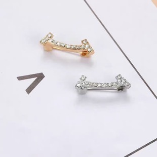 Exquisite Smile Anti-glare Buckle Brooch Women's Design Sense Niche All-match Shirt Accessories Collar Fixed Clothes Pin