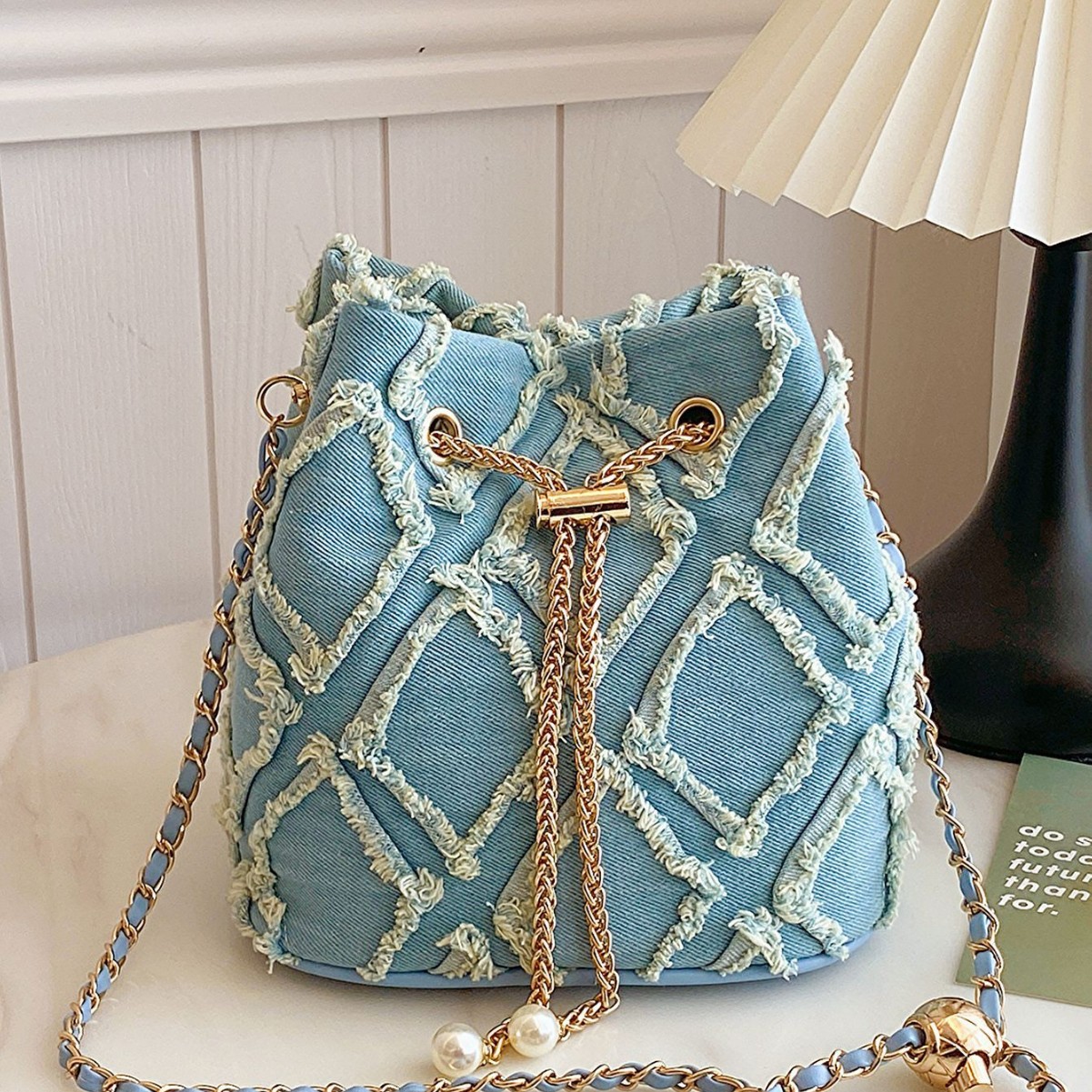 Trendy small bag, sweet new style, versatile chain crossbody bag, fashionable shoulder bag, bucket bag, quilted denim bag, perfect for 2026.