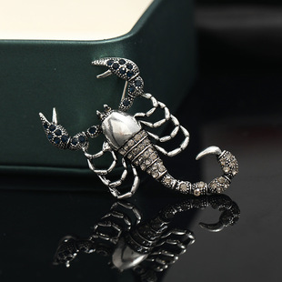 Vintage rhinestone alloy corsage female European and American glass pendant brooch cloisonne pin oil drop accessories spot wholesale