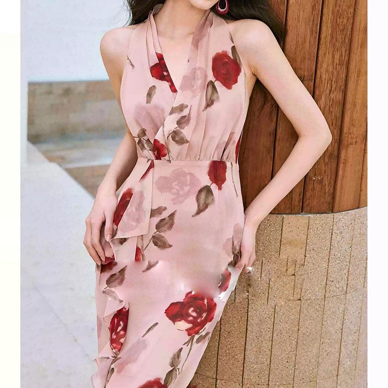 In-Stock Wan New French-Style Rose Print Halter Neck Dress, Waist-Cinching, Slimming Chiffon, Gentle and Elegant Tea Dress