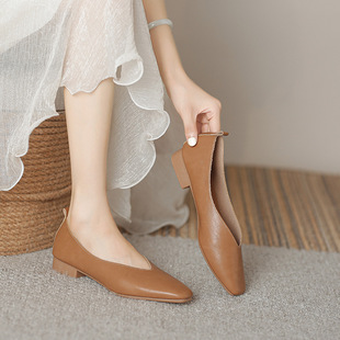 2023 new French style low heel square toe shallow mouth single-layer shoes women's soft bottom flat shoes design sense niche spring and autumn fashion