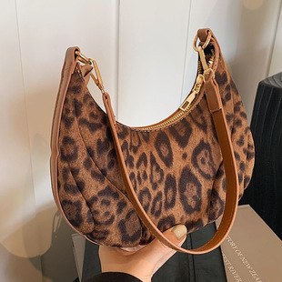 2024 Autumn and Winter Casual New Women's Bag Fashionable Personalized Leopard Underarm Bag Fashionable Simple Shoulder Crossbody Moon Bag