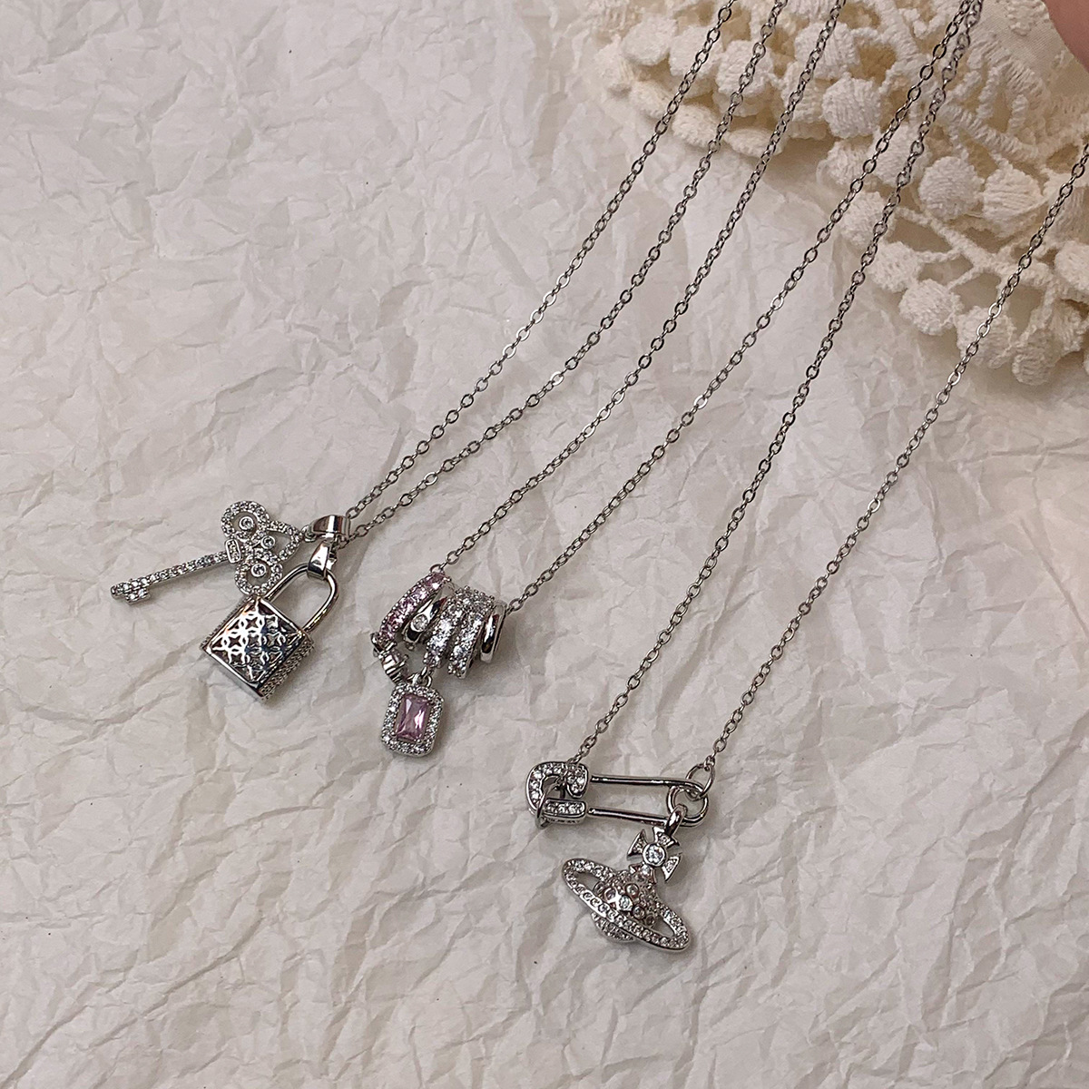 Dark Agate Necklace with a Unique and Sophisticated Design, Versatile and Stylish Clavicle Chain for Women