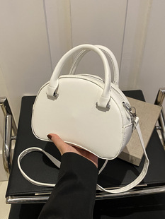 Western Style Women's Bag Simple Crescent Bag Women's 2024 Spring New Fashionable Simple Shoulder Bag Fashionable Trend Armpit Oblique