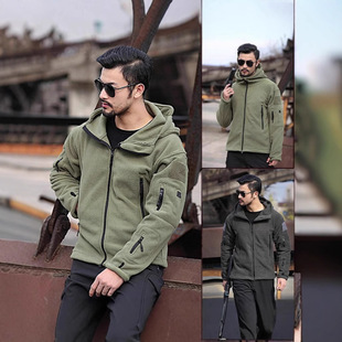 Cross-border in stock wholesale men's outdoor warm polar fleece cold-proof charge padded hooded jacket coat men's clothing