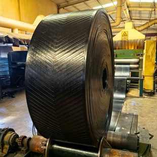 Rubber Conveyor Belt Coal Mine Wear-Resistant Flat Rubber Conveyor Belt Mining Industry Thickeneded Herringbone Conveyor Belt