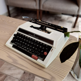 ROMANTIC typewriter white English machinery 1980S normal use of retro art gifts ancient old things