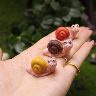 Cross-border micro landscape Cute snail small animal ornaments succulent green plant accessories garden decorations resin crafts
