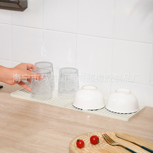 Japan's new design silicone drain coaster island bar table drain non-slip mat extended wide storage cup holder