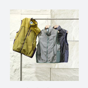 Good Goods [Mountain Style Matching Guide] Men and Women Outdoor Camping Style Mountaineering Layered Stand-Up Collar Sleeveless Vest Backpack Couple