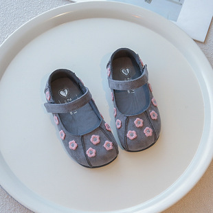 Girls' Shallow Mouth Princess Shoes 2025 Spring and Autumn New Sweet Flower Soft Sole Small Leather Shoes Large Children's Single Shoes Bean Shoes