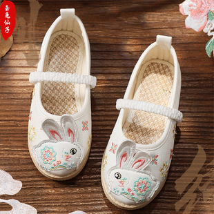 Factory Straight Hair New Spring Three-dimensional Girls Embroidered Hanfu Shoes Ethnic Style Old Beijing Handmade Cloth Shoes