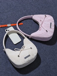 Niche design foreign style handbag women's 2025 new spring and summer fashion all-match commuter messenger bag small bag