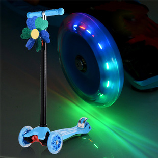 80mmLED scooter pulley children's swing car mute flash wheel ABEC-7 bearing pu roller skating shoes pulley