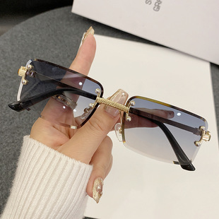 Sunglasses Women's Design Retro Frameless Cut-edge Square Sunglasses Hollow Frame Cross-border Foreign Trade Street Photography Glasses for Men