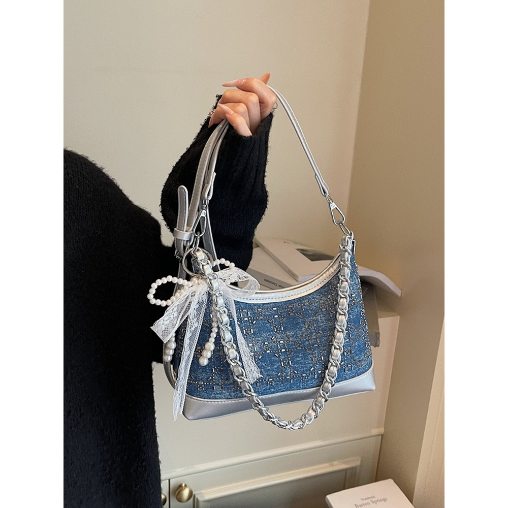 This year's trendy small handbags for women, 2025 new summer styles, versatile underarm bags, niche high-end shoulder/crossbody bags.