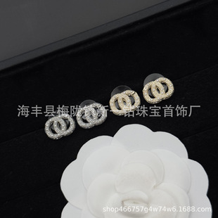 Xiangjia новый двойной C Xiaoxiang ветер японская и корейская мода классические серьги женские ароматы бабушки жемчужные серьги заводские прямые продажи