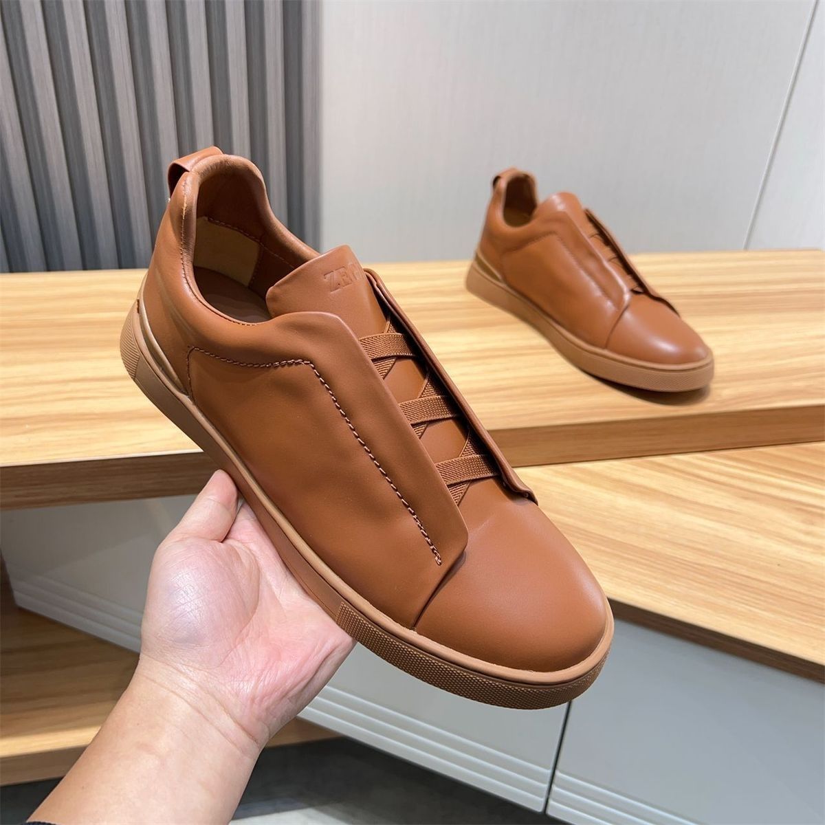 Jialiya genuine leather men's slip-on casual sneakers, lightweight and breathable flat shoes, men's trendy versatile new foreign trade model