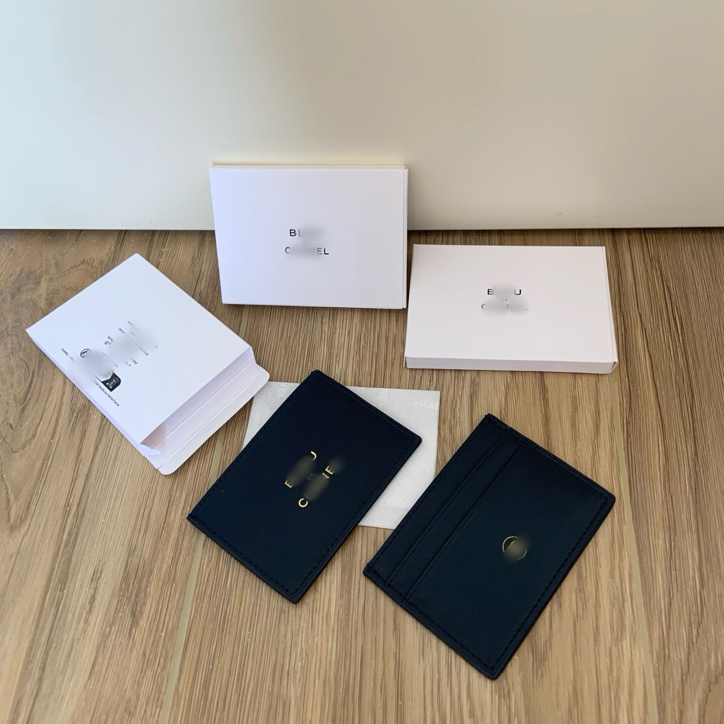 Xiangweilan Collection Gift Small Card Holder Fashionable Casual Card Holder with Gift Box