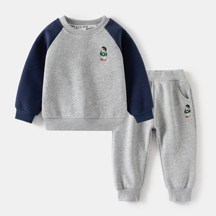 Children's fleece-lined sports suit 2023 autumn and winter New Boys' long-sleeved sweater pants two-piece children's clothing wholesale