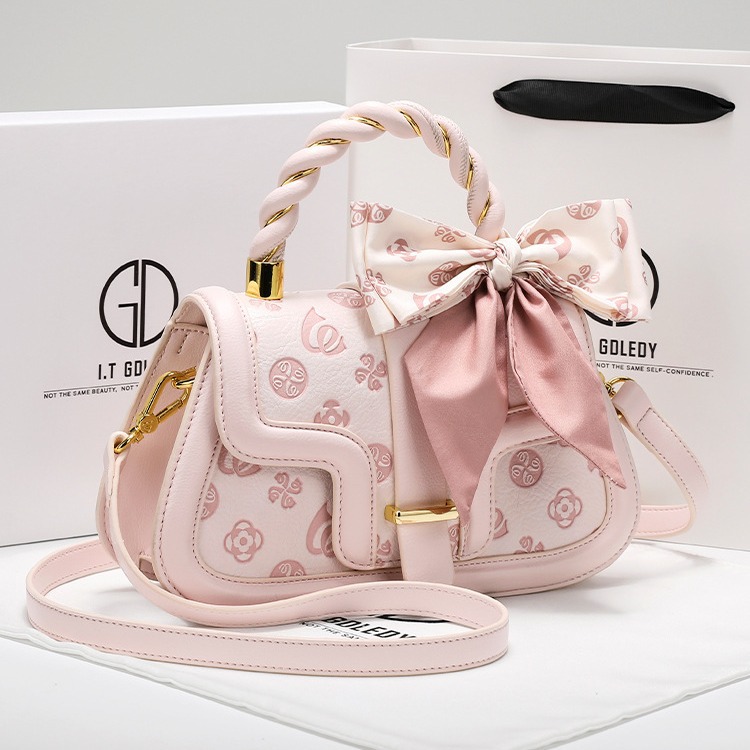 Valentine's Day Niche Ice Berry Pink Handbag, 2024 New Trendy Embossed Saddle Bag for Women, Handbag/Crossbody Bag