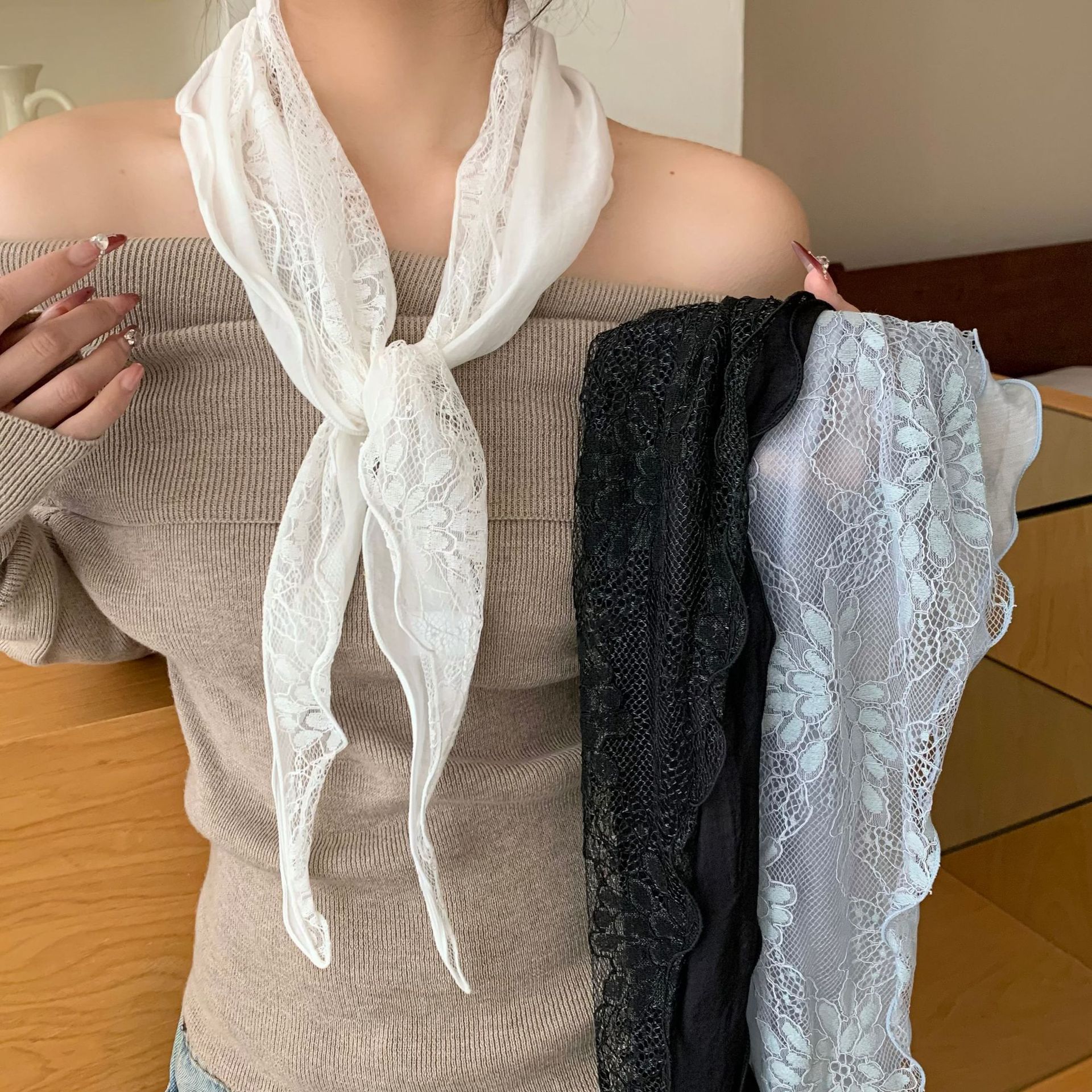 Scarf, Silk Scarf, Neck Scarf, High-End Style, New Fashion, Versatile Lace Headscarf, Hairband, Multi-Purpose Diamond-Shaped Scarf, Butt Cover, Waist Scarf