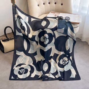 High-grade Temperament New Style Large Square Double-sided Different Color Hundred Warm Scarf Printed Age-reducing Thin Travel Beach Towel Shawl