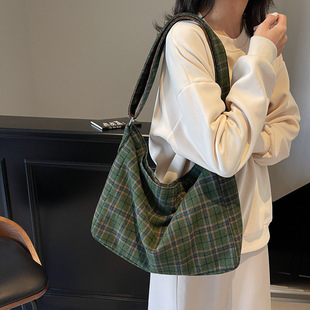 Large Capacity Messenger Bag Women's Stylish Commuter Handbag Bag Women's 2025 Spring and Summer New Fashion Shoulder Bag Foreign Trade