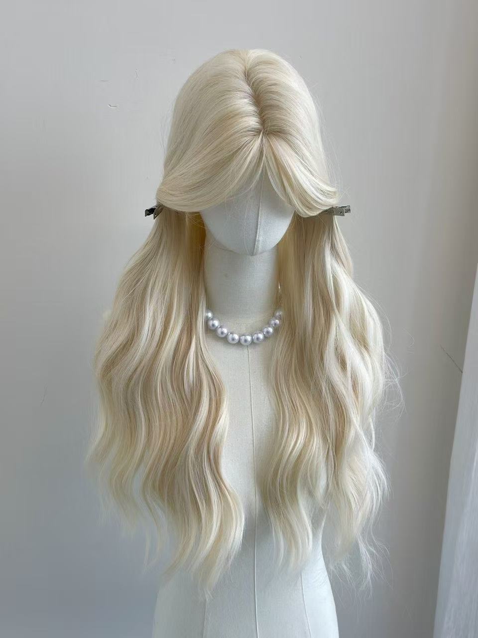 Full Head Wig for Women with White Golden Long Curly Hair, Natural Artificial, Middle Parted, Water Ripples, Traceless Invisible Full Head Wig