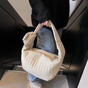2025 New Large Capacity Nylon Canvas Bag Women's Xia Senmeng All-match Casual Shoulder Crossbody Bag Sense Dumpling Bag