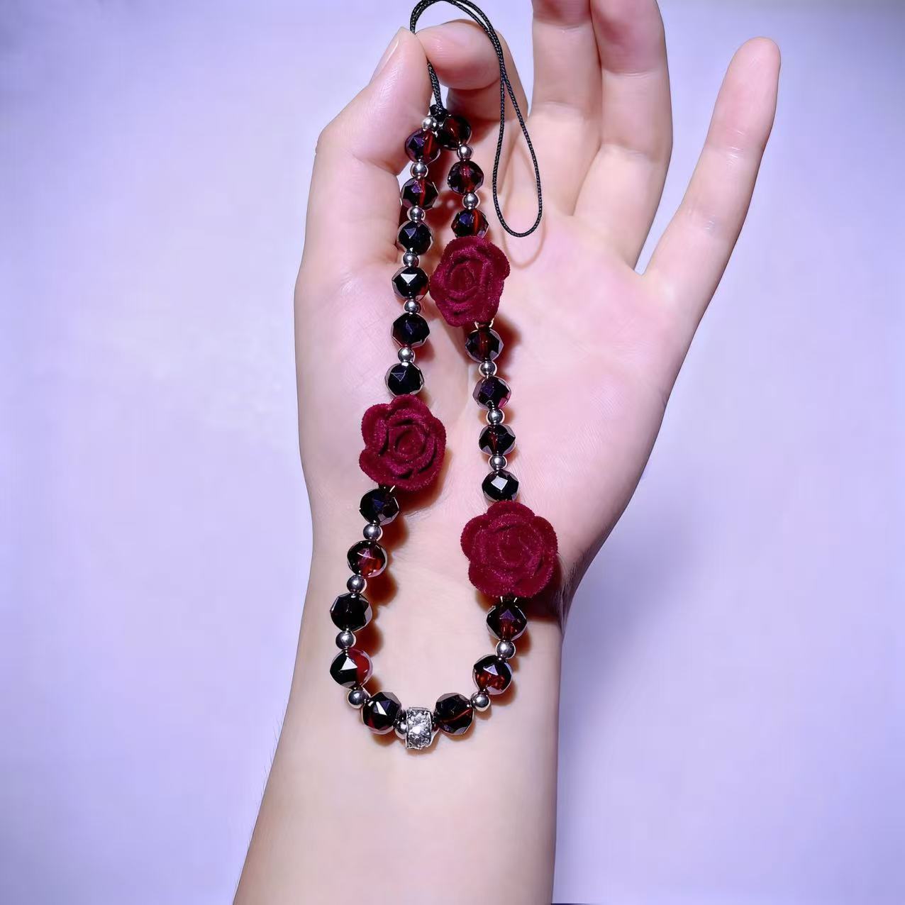 [Dark Night Rose] Retro Gothic Red Velvet Rose Crystal Beaded Mobile Phone Chain Female Niche Pendant Keychain