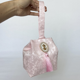 Vintage French Style Beauty Head Chinese Tassel Jacquard Wrist Bag French Style Chinese Style Wedding Gift Bag