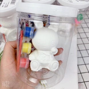 2 yuan wholesale a variety of patterns plaster little figure painting toy barrel graffiti painting sand painting watercolor