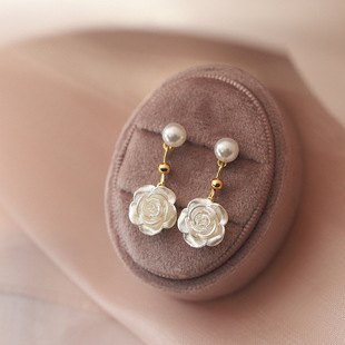 Camellia Pearl Earrings Niche Design High-grade Earrings 2023 New Fashion Unique Flower Earrings Women's Autumn