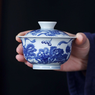 Jingdezhen pure handmade hand-painted blue and white lion hydrangea two-cap bowl Chinese vintage tea bowl large single