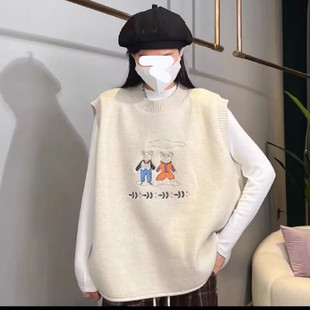 Japanese cartoon embroidered red vest for women Spring 2024 New loose College Style age-reducing Western style knitted vest
