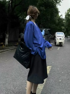 2024 Klein Blue Cotton Korean V-neck Long-sleeved T-shirt Women's Sunscreen Shirt Early Autumn Loose Lazy Style Top