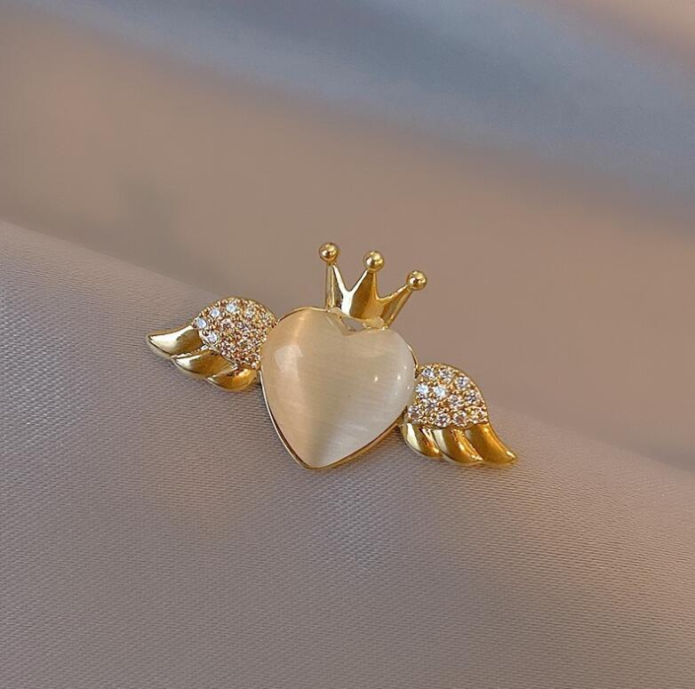 Angel wings brooch women's sweet temperament love pin fixed clothes Net Red fashion all-matching clothes accessories