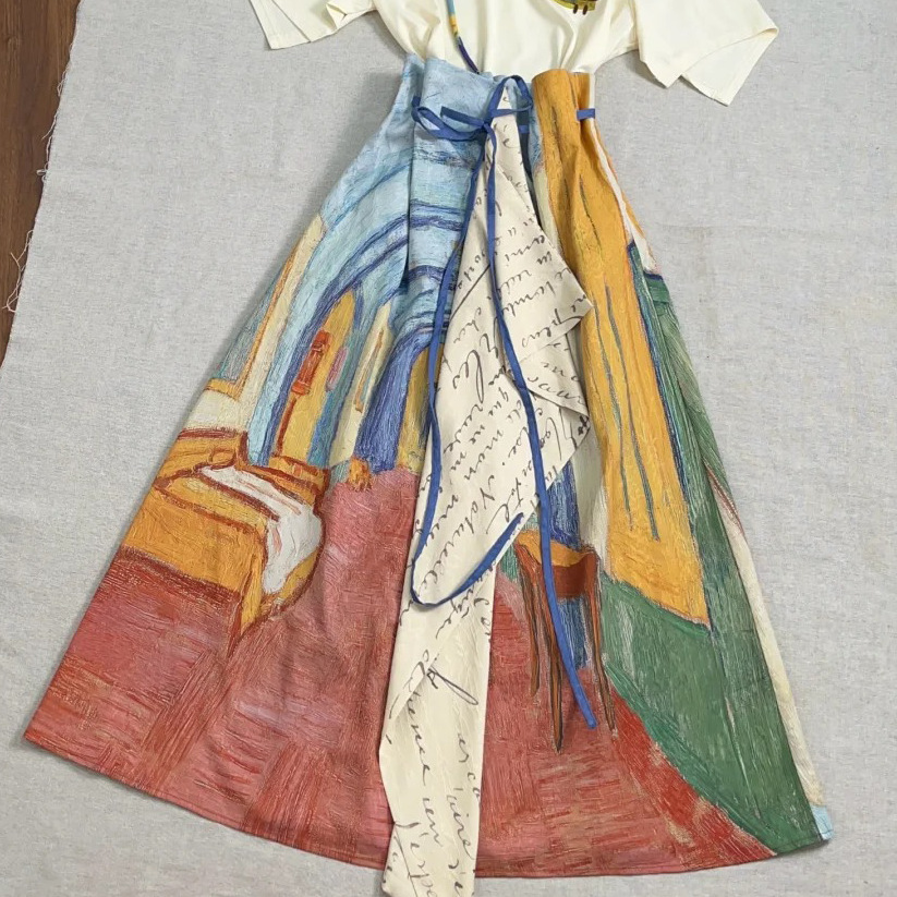 Paired with an Artistic Retro Short-Sleeved T-Shirt for Female Students, a Set of Irregular Skirts in Van Gogh's Oil Painting Style